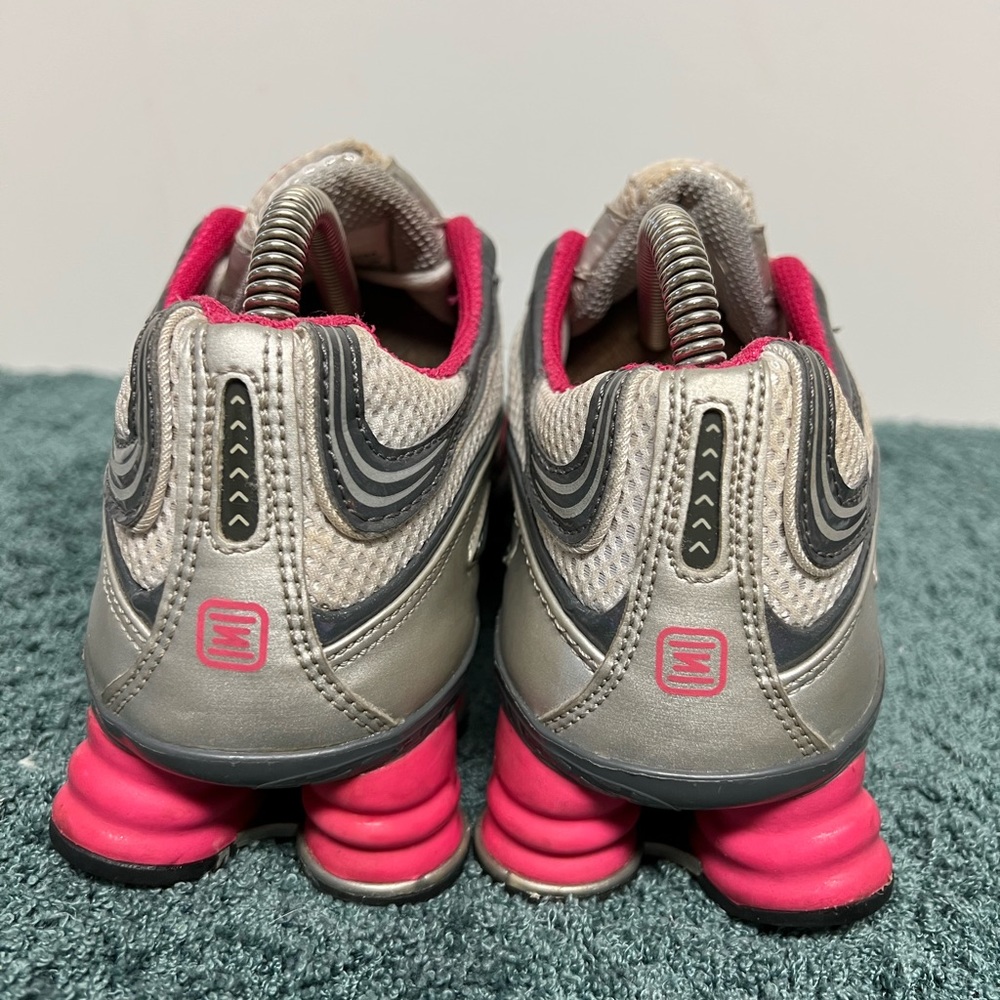 mens pink nike shox